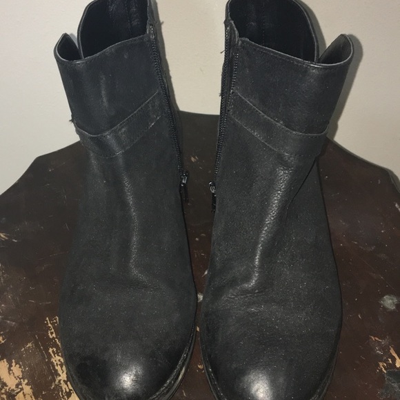 Black ankle booties - Picture 2 of 3